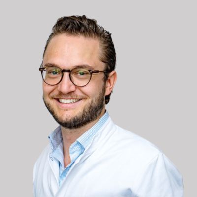 Dr. med. Anian Simon Künlen, Brust OPs in München